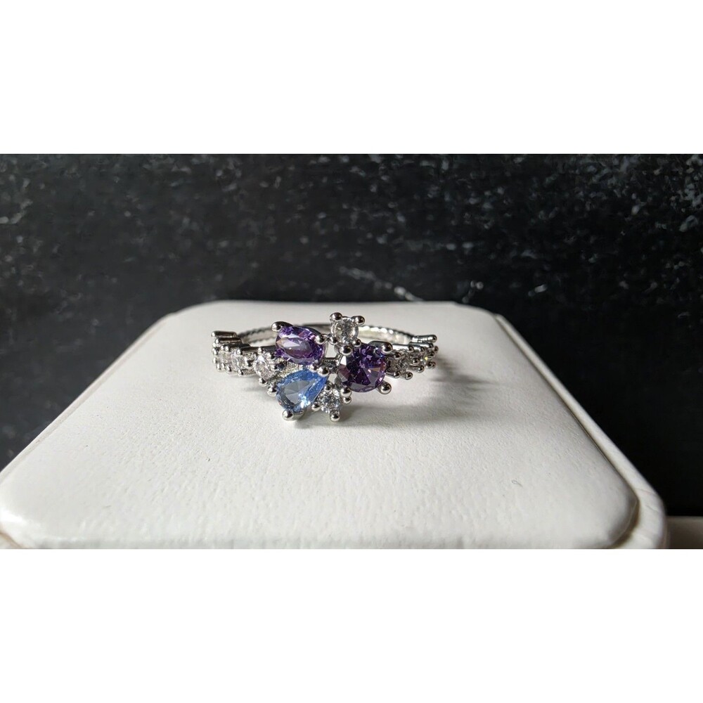 Rhinestone Silver Tone Metal Ring Size 6.5 Costume Jewelry